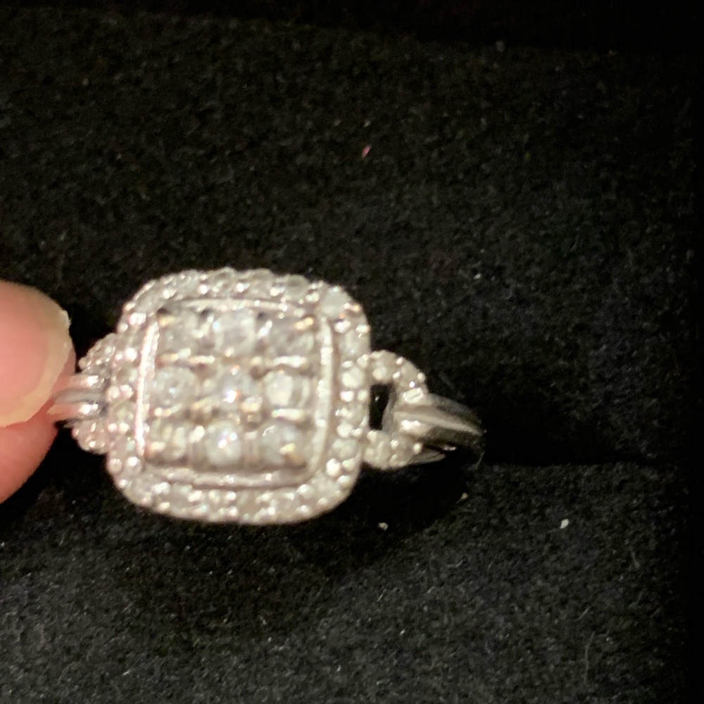 10k Diamond Gold Ring